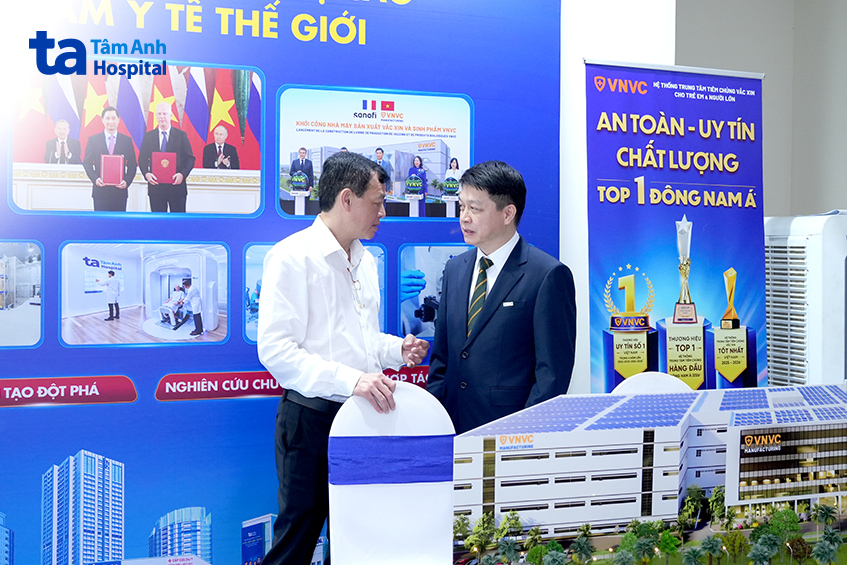 Trao đổi hợp tác y tế công nghệ cao