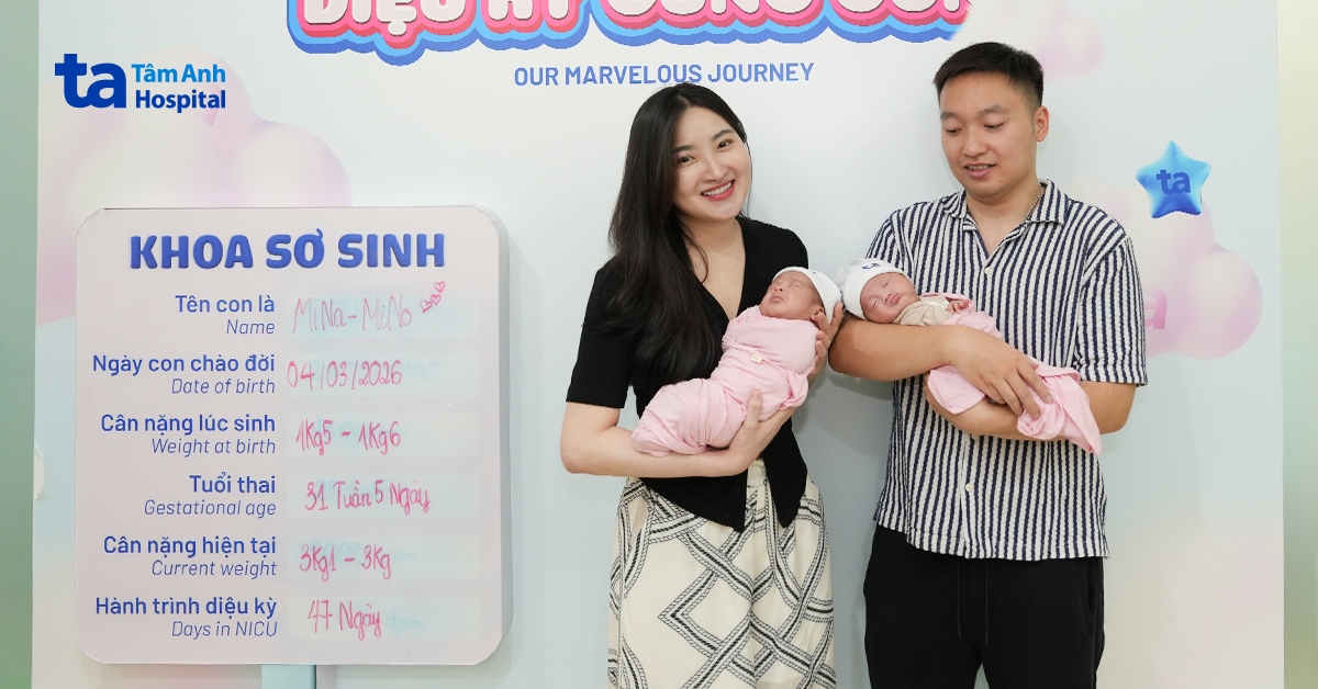 Kéo dài thai kỳ cho mẹ hiếm muộn, nuôi dưỡng hai bé sinh non khỏe mạnh