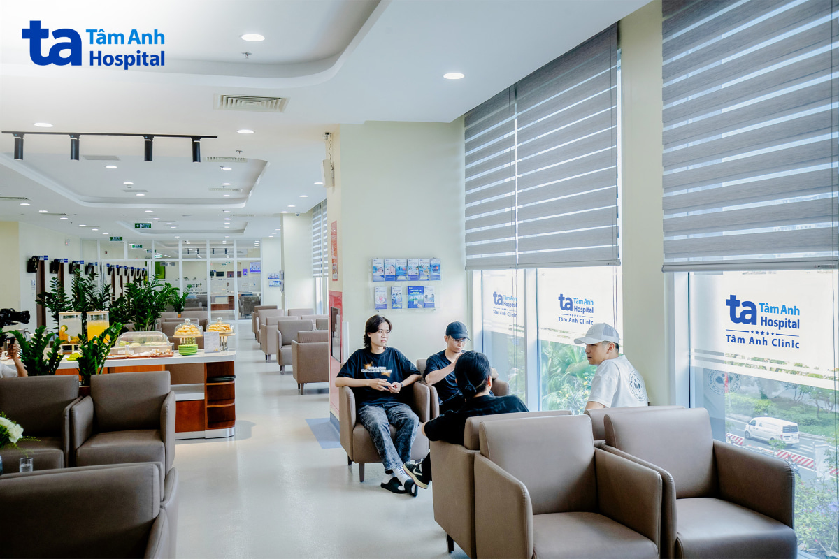 Khu chờ khám sức khỏe công nghệ cao tại Tâm Anh
