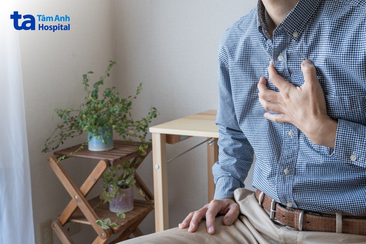 Người Bệnh Đau Tức Ngực