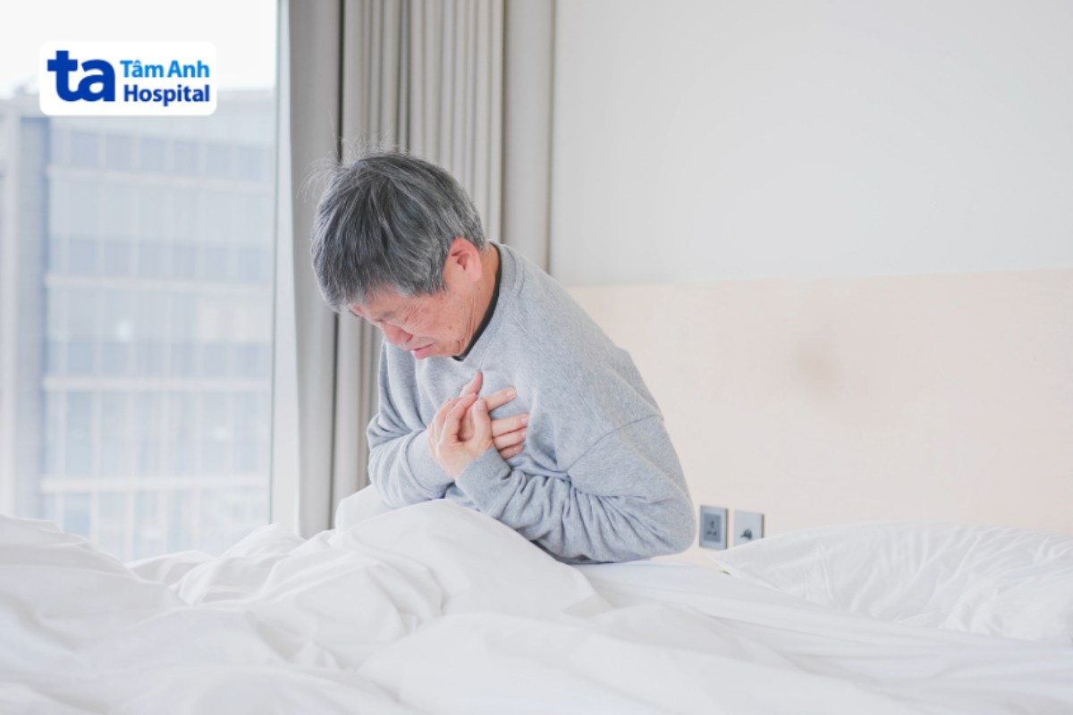 người cao tuổi khó thở