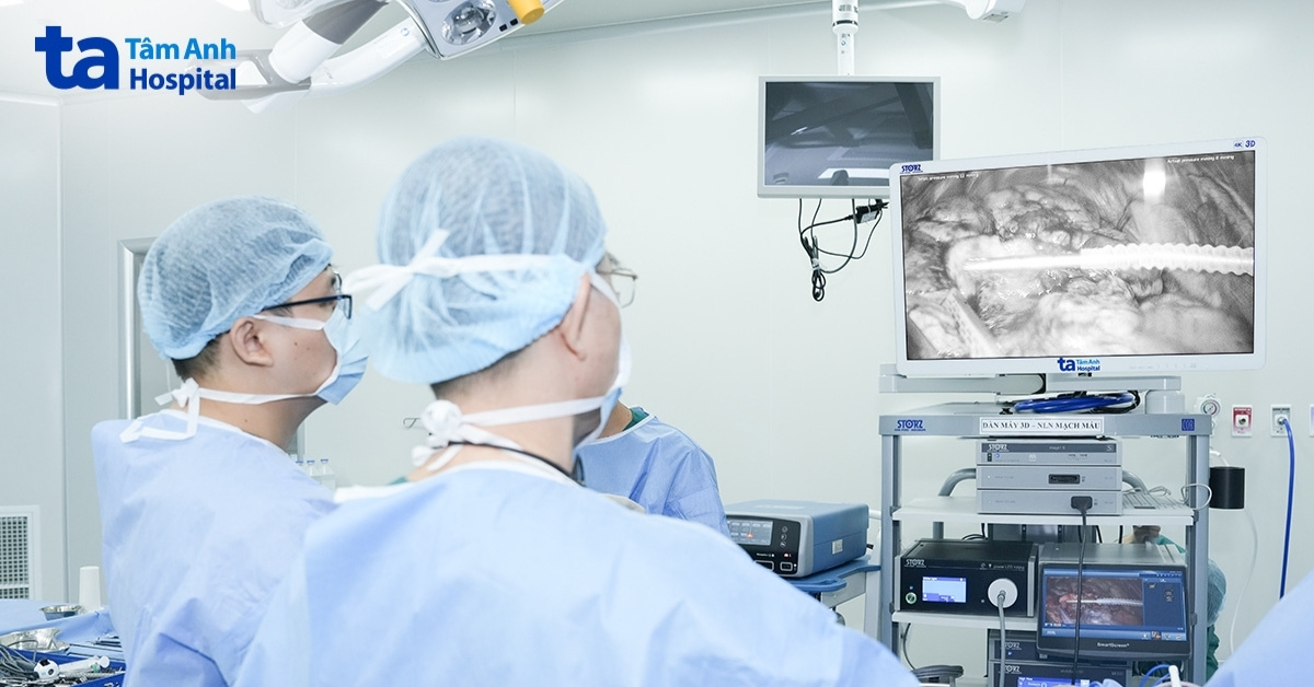 Phát hiện cùng lúc u phổi và u tuyến ức