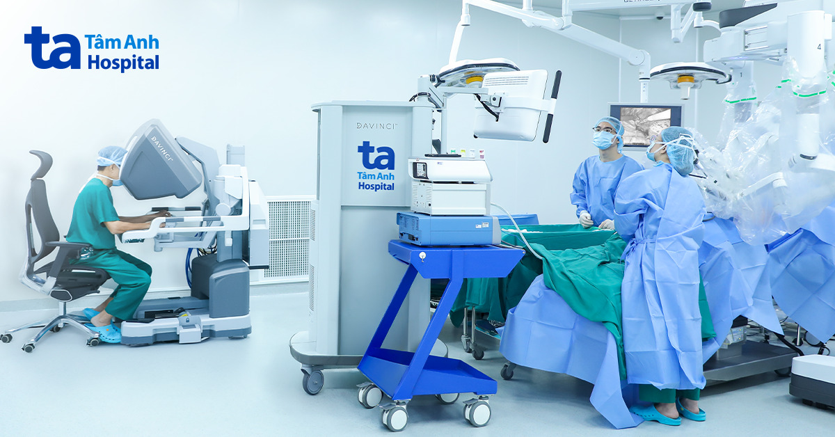 Robot vừa sinh thiết vừa cắt trọn u phổi ác tính