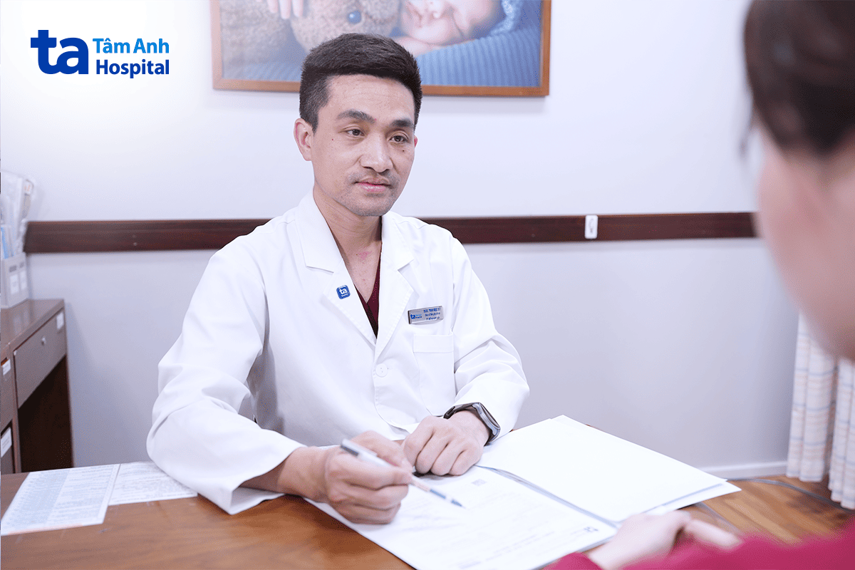bác sĩ quý tư vấn cho chị trang