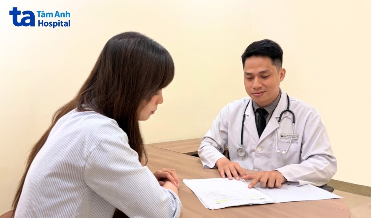 bác sĩ tư vấn bệnh cho bệnh nhân