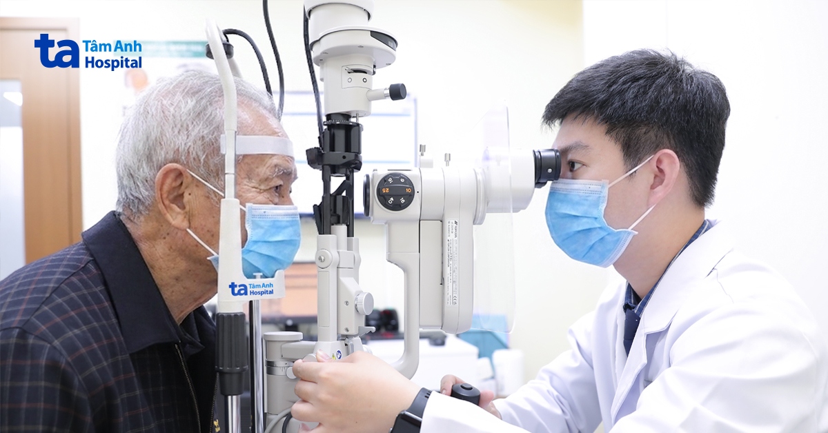 Bỏ điều trị ba năm, mắt đục thủy tinh thể độ nặng nhất