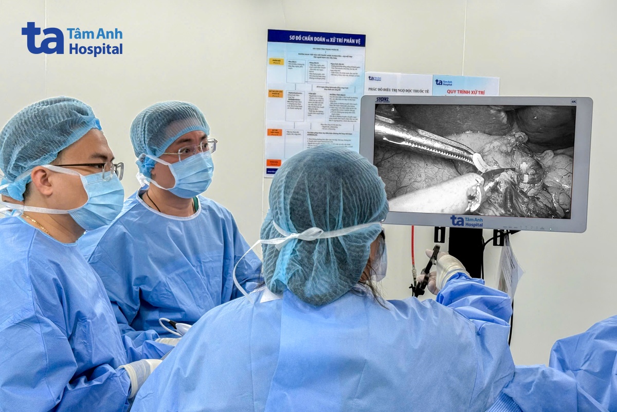 BS Bích phẫu thuật cắt khối tá tụy cho anh Nhân