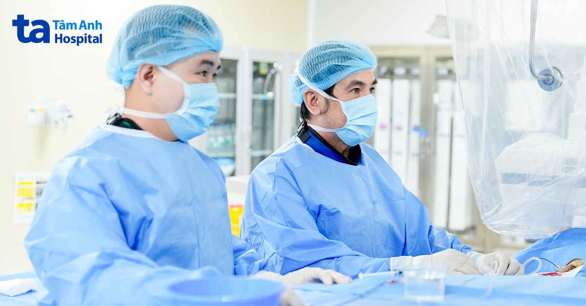 BS Gừng tiến hành can thiệp DSA