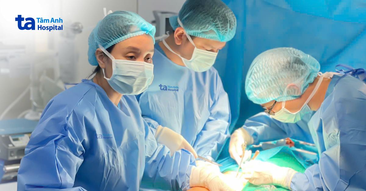 Can thiệp kết hợp phẫu thuật điều trị phình giãn tĩnh mạch