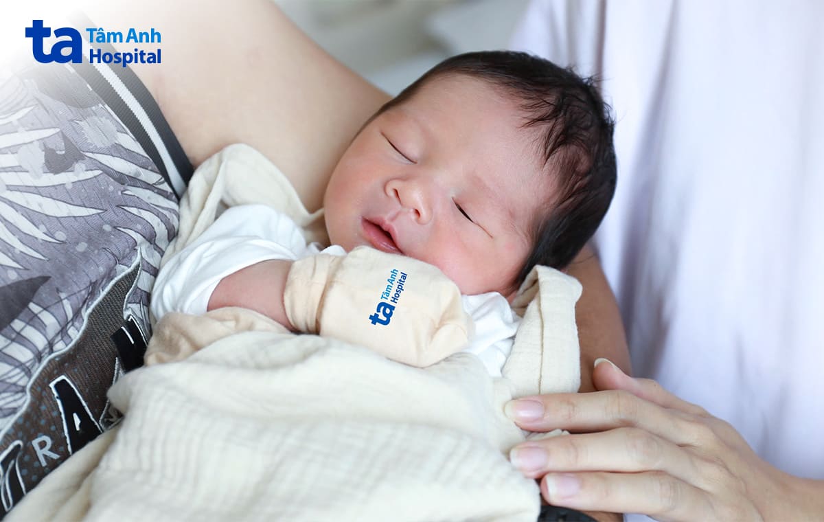con trai đầu lòng của vợ chồng chị thắm
