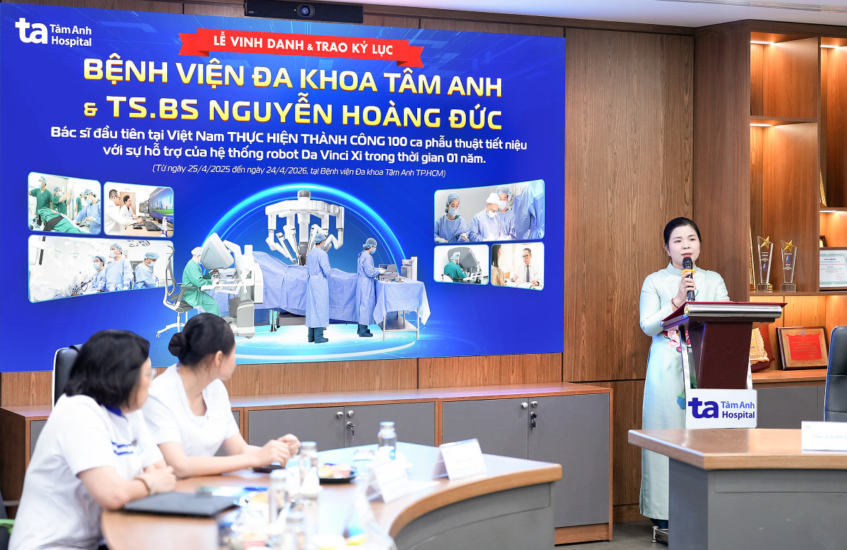 Đại diện công bố kỷ lục Việt Nam tại Tâm Anh
