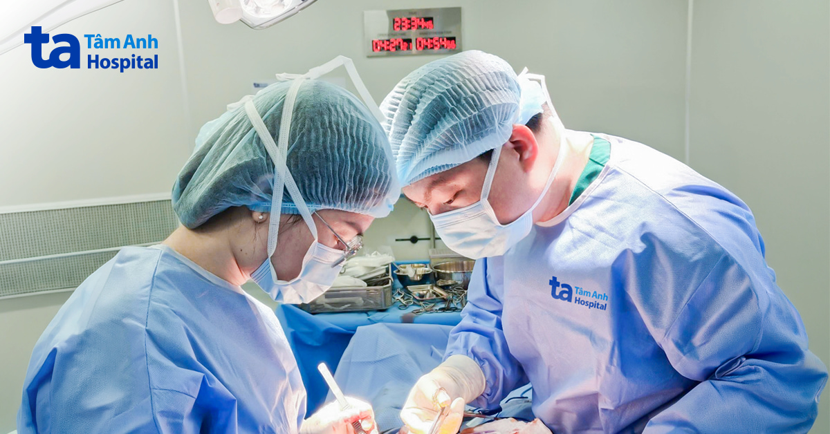 Đau nhức ngón tay phát hiện khối u nằm dưới móng