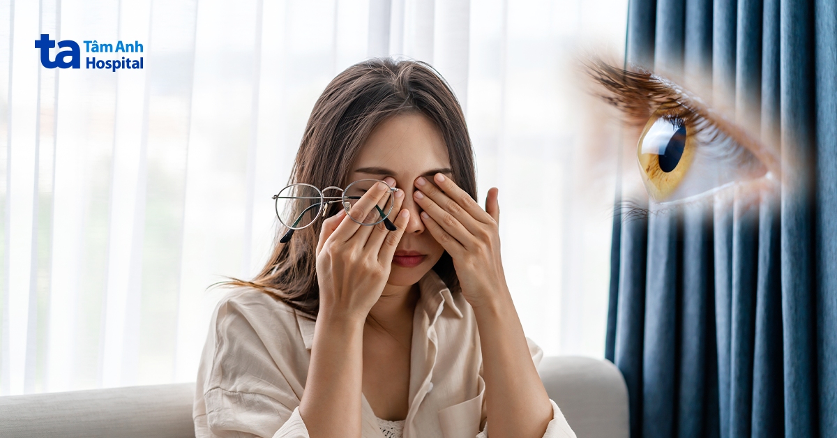 Giác mạc “biến dạng” vì thói quen dụi mắt