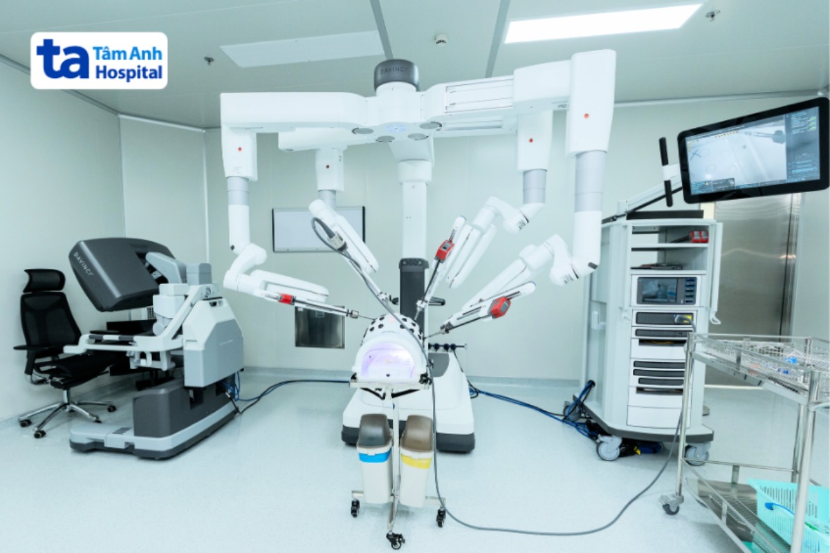 hệ thống robot mổ ngực