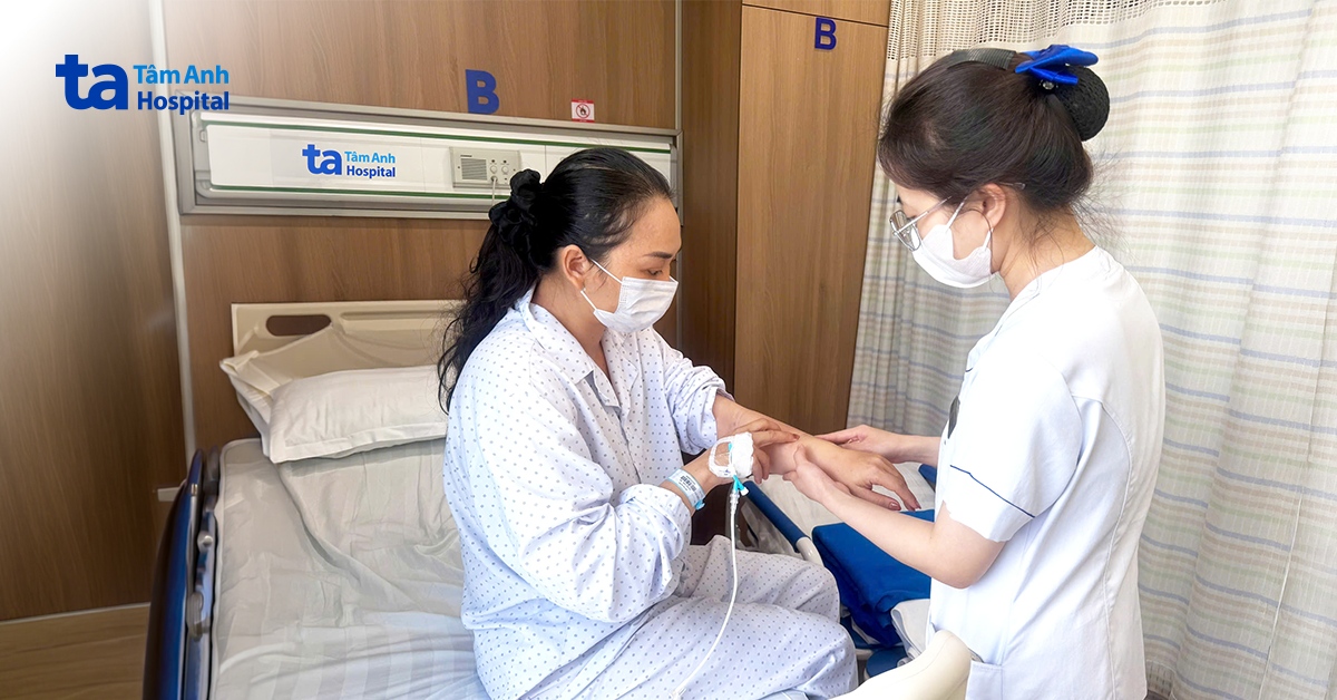 Hôi miệng nặng phát hiện túi thừa ở thực quản
