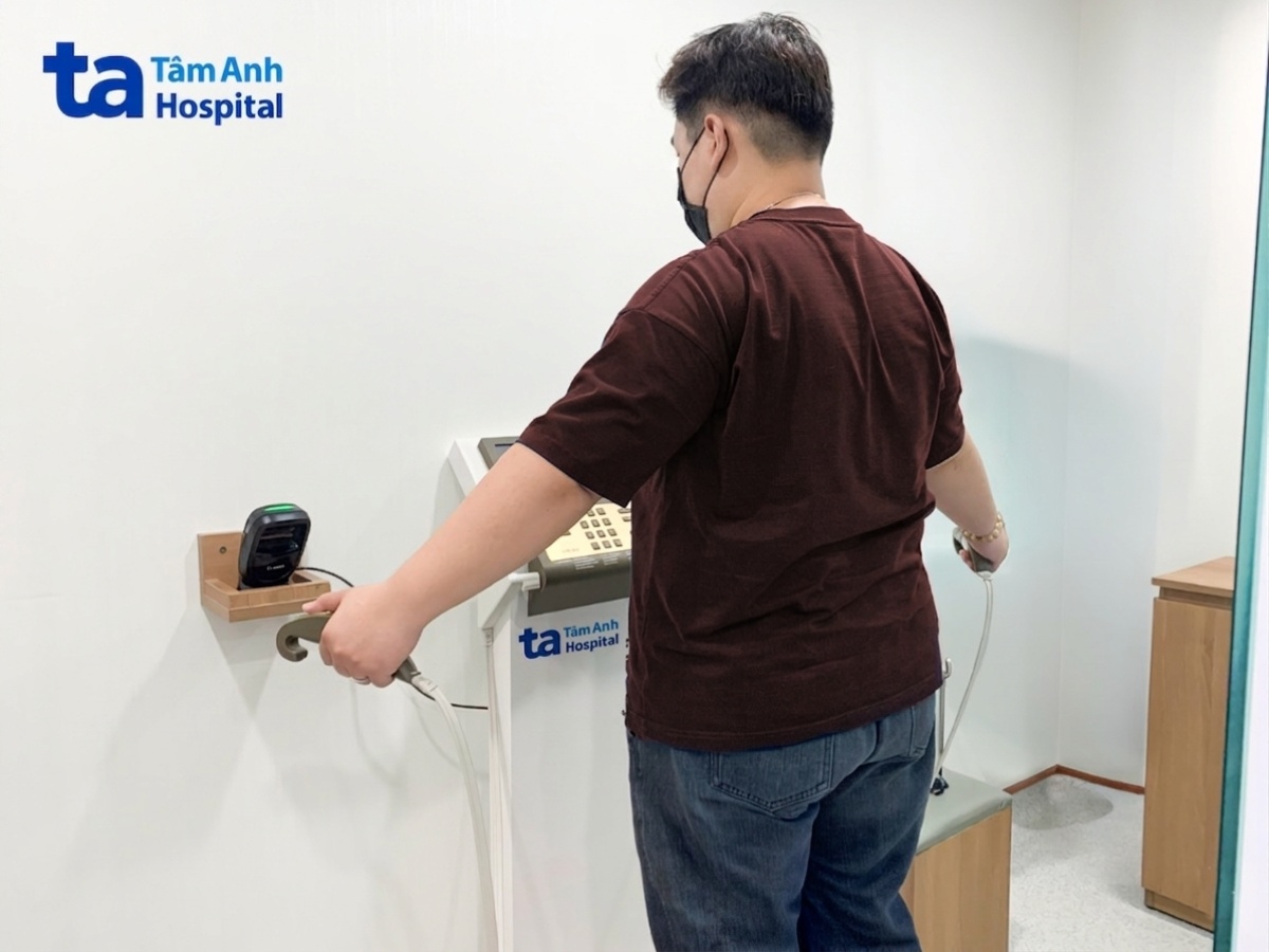 Kết quả đo InBody cho thấy anh Dũng bị béo phì độ 2, mỡ nội tạng gấp 2,5 lần ngưỡng an toàn. Ảnh: Bệnh viện Đa khoa Tâm Anh
