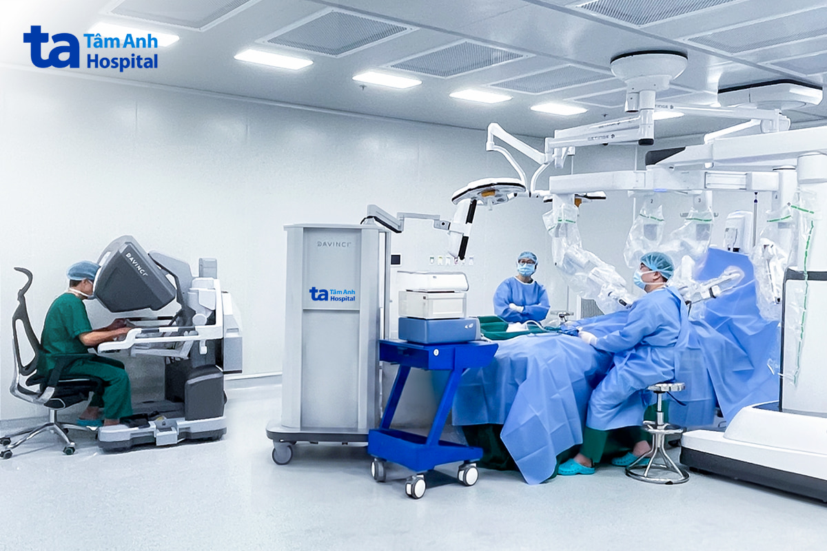 phẫu thuật bằng robot Da Vinci Xi điều trị u tuyến ức