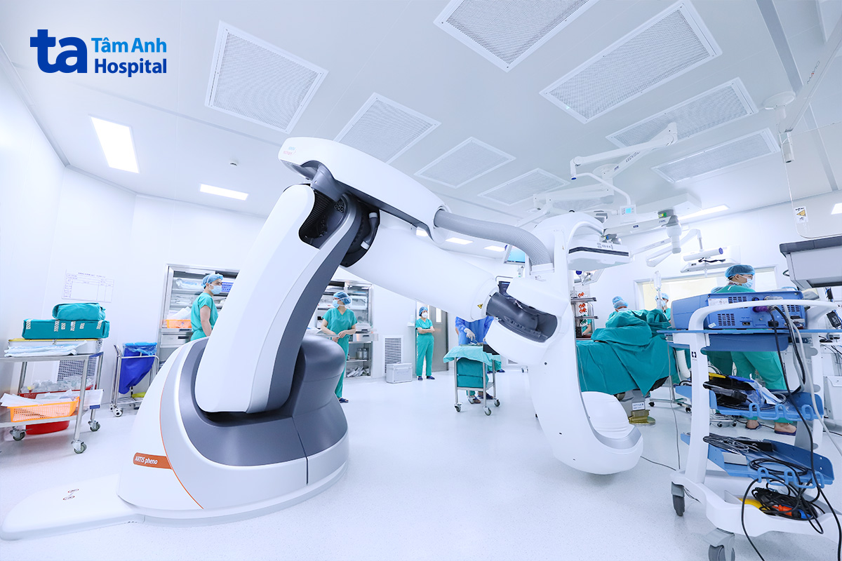 phòng mổ hybrid tích hợp hệ thống chẩn đoán hình ảnh