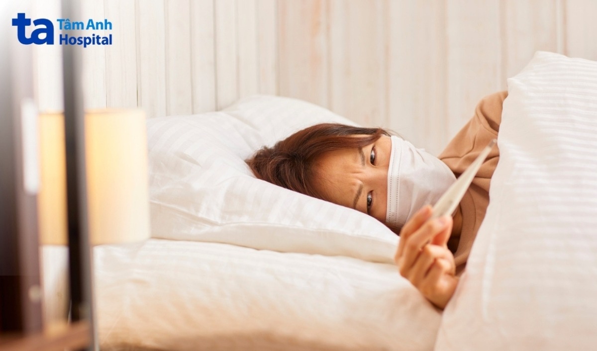 cơ thể lạnh do sốt ớn lạnh đau người