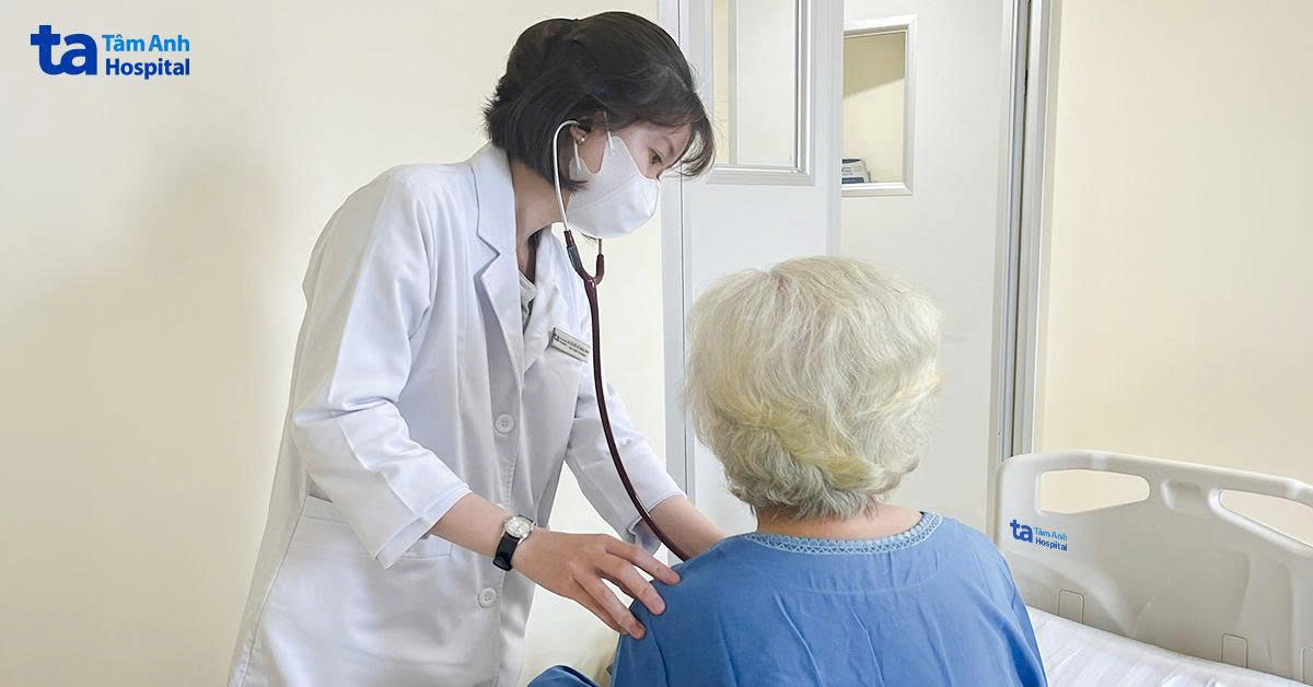 Suy tuyến thượng thận do lạm dụng corticoid