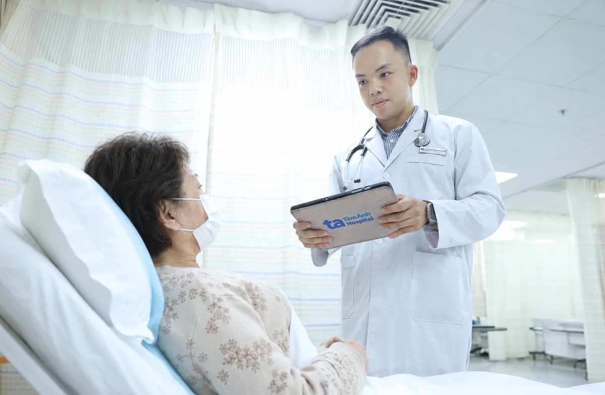 Tiêm thuốc tiêu sợi huyết trong ‘giờ vàng’ cứu người đột quỵ