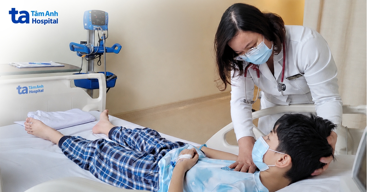 Trẻ sốt, nôn tưởng cảm cúm hóa viêm màng não