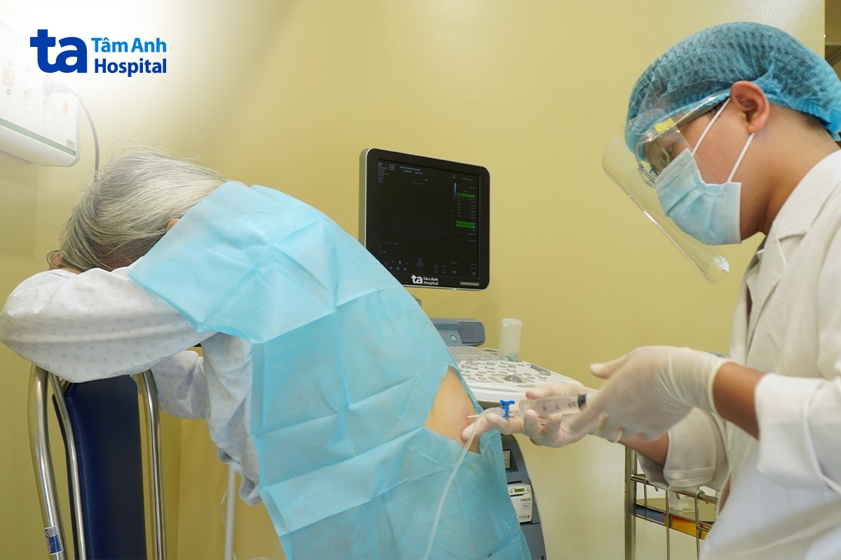 Vi khuẩn lao bó chặt tim người đàn ông