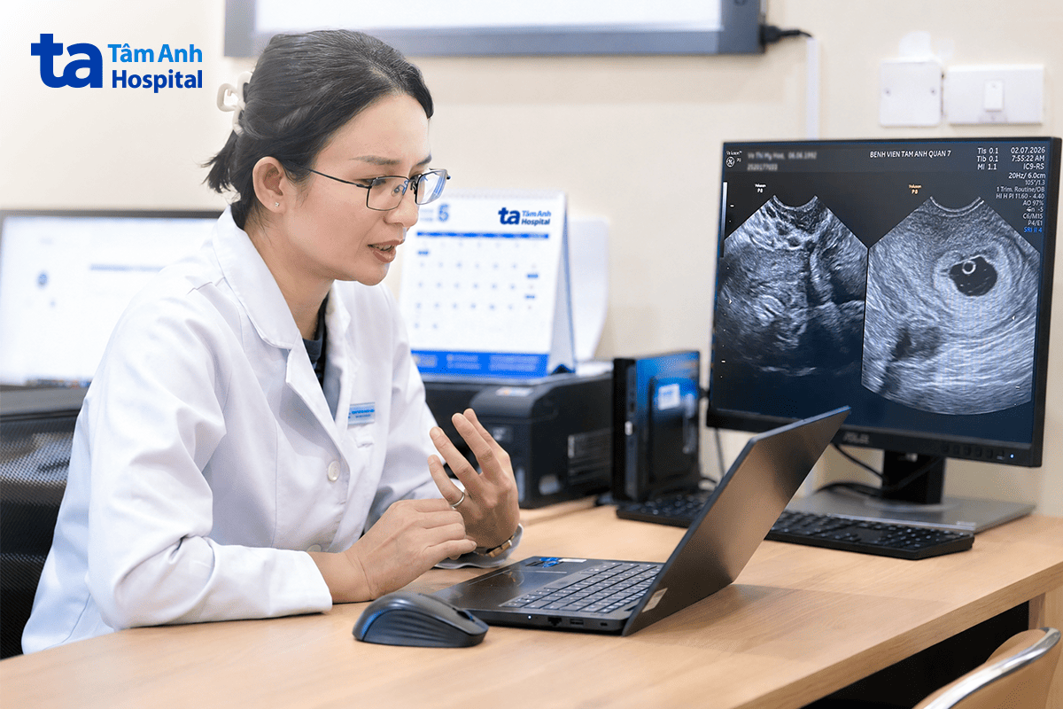 bác sĩ hạnh khám và tư vấn online cho một việt kiều