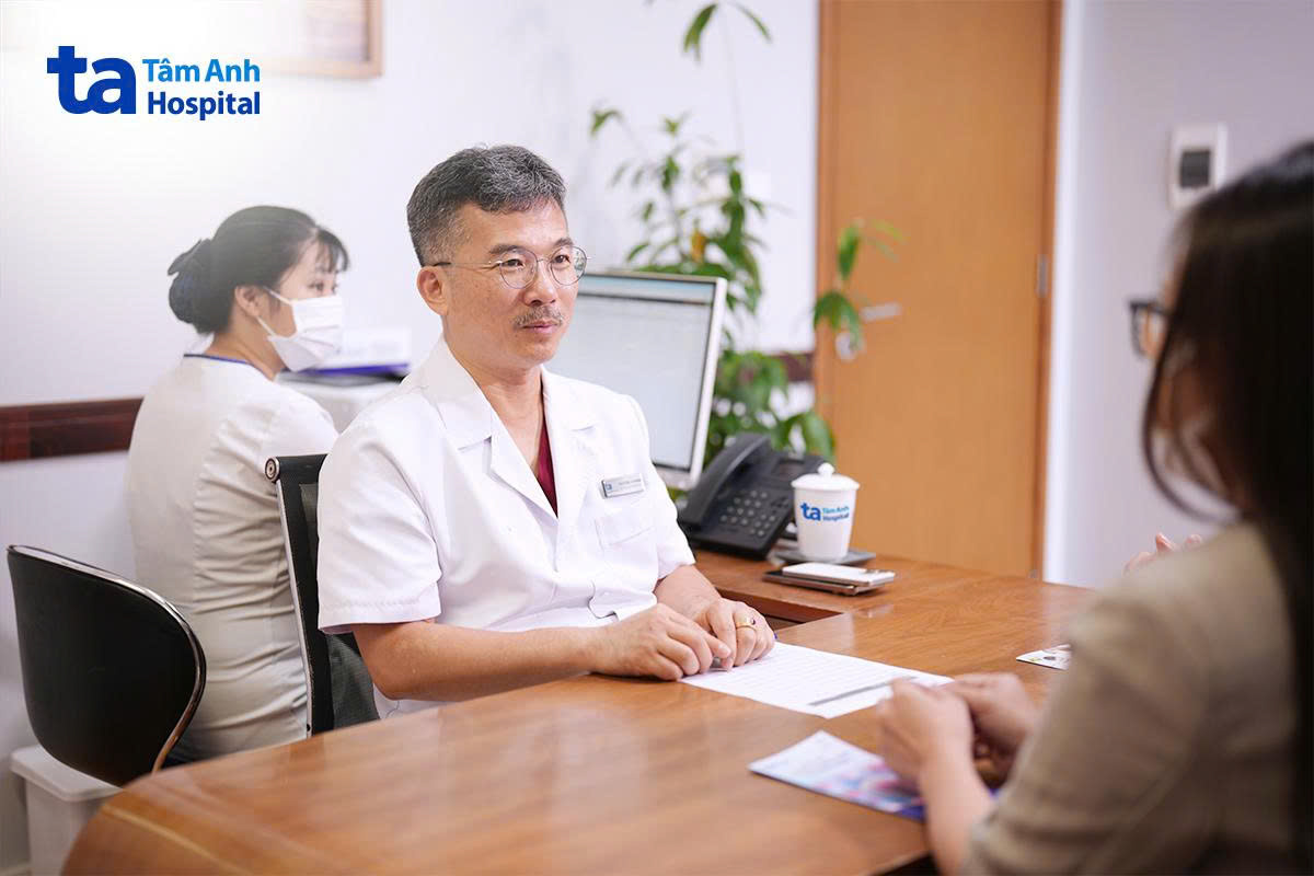 bác sĩ lê hoàng tư vấn trữ trứng bảo tồn chức năng sinh sản