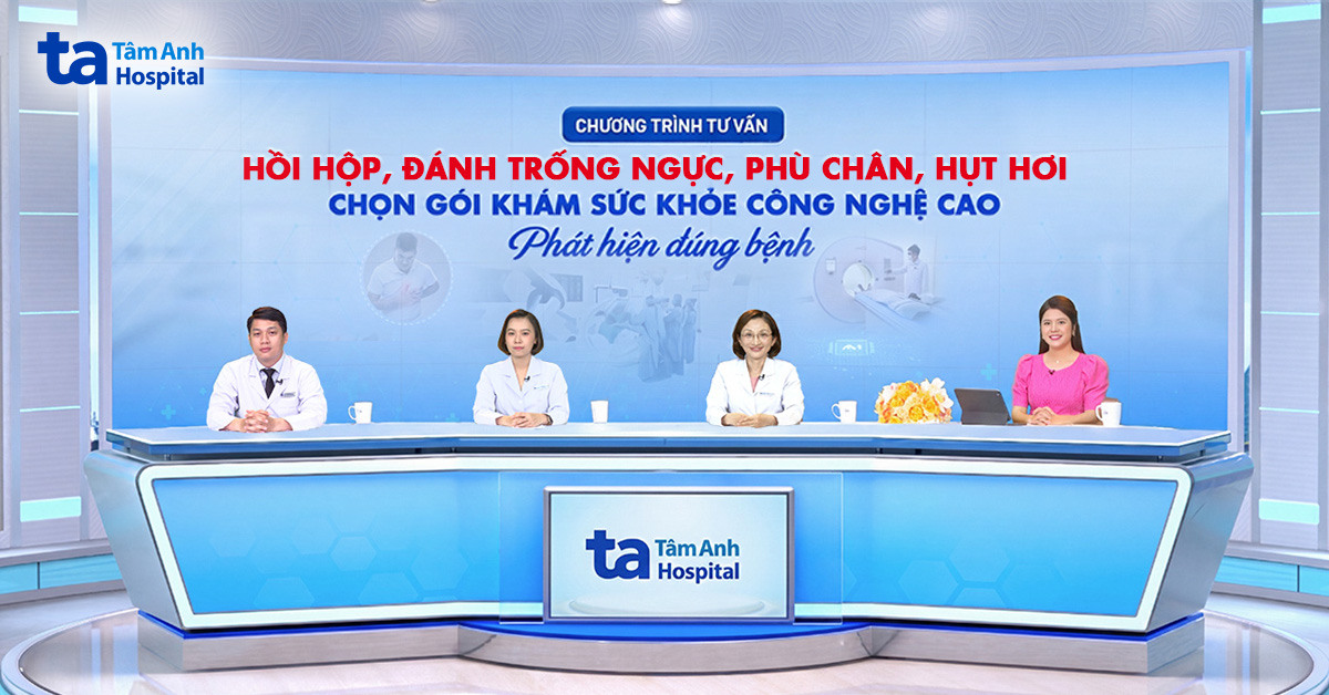 Các bác sĩ khoa Nội Tổng hợp tham gia tư vấn