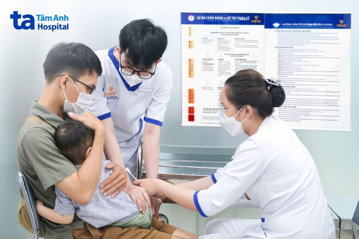 tiêm ngừa sốt xuất huyết đau mắt đỏ