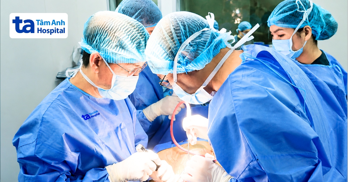 Chỉnh thẳng lưng còng 80 độ cho cụ bà