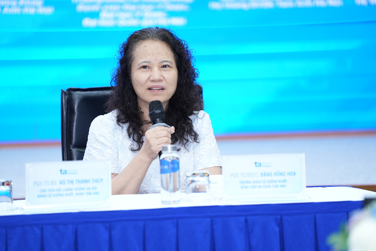 Chuyên gia chia sẻ tại hội thảo điều trị thoái hóa khớp