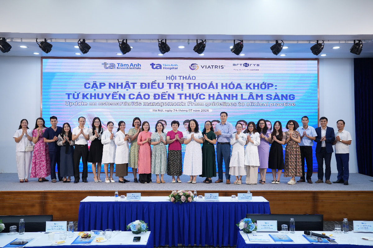 Đại biểu tham dự hội thảo điều trị thoái hóa khớp