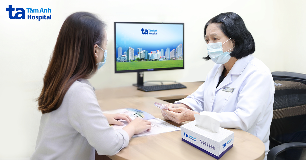 Giảm cân cực đoan, cô gái 29 tuổi rụng tóc, mất kinh