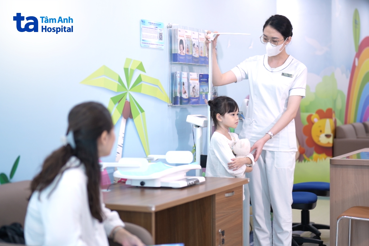 khám sàng lọc dậy thì sớm giúp đánh giá những thay đổi nội tiết ở trẻ