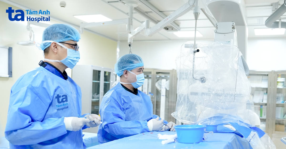 Khối u thận vỡ, êkíp chạy đua giữ lại quả thận cho người phụ nữ