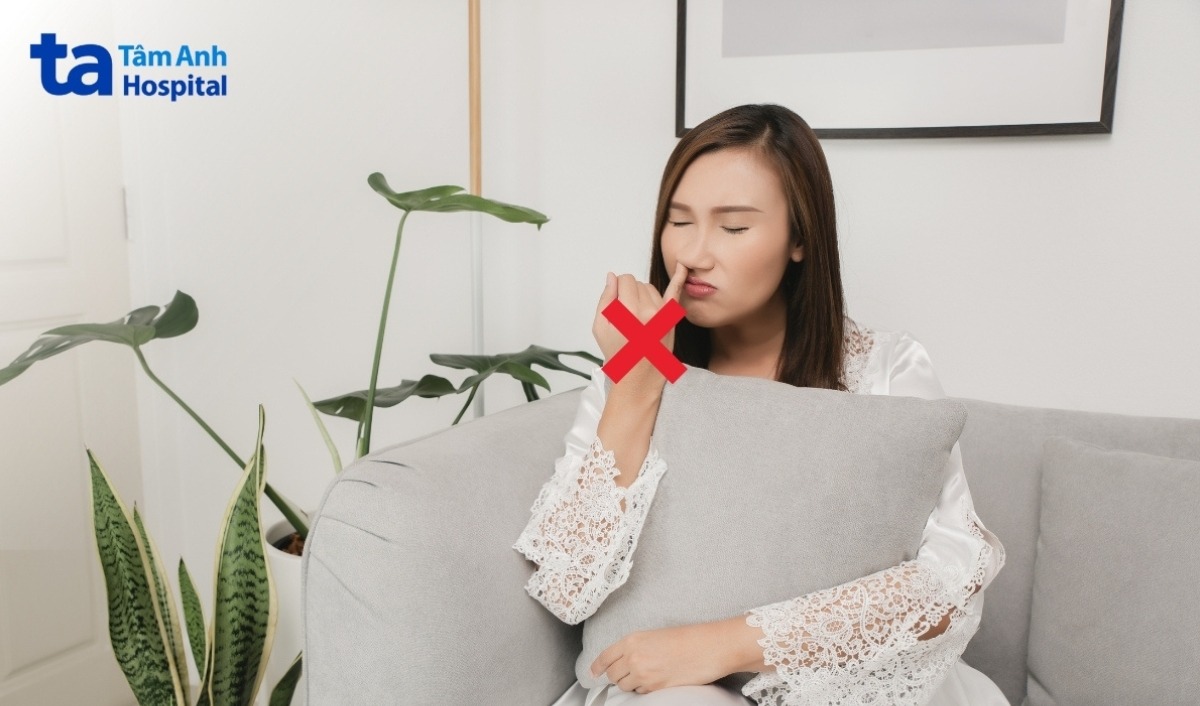 hạn chế ngoáy mũi
