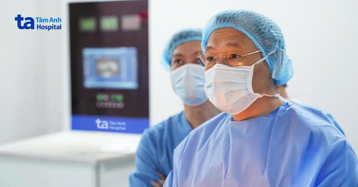 Hai cha con cùng mắc ung thư đại tràng do đột biến gene