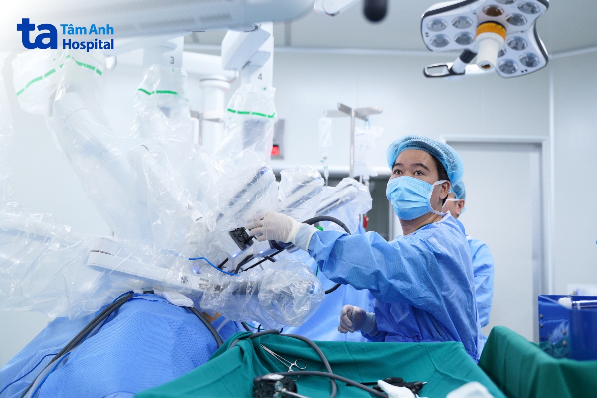 Một ca phẫu thuật cắt bàng quang tận gốc bằng robot Da Vinci Xi thế hệ mới tại khoa Tiết niệu, BVĐK Tâm Anh TP.HCM