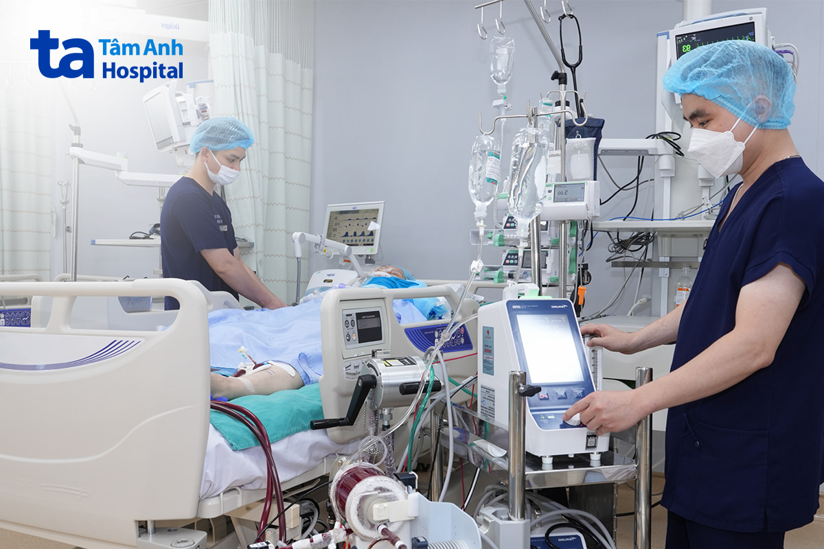 Người bệnh được triển khai ECMO để hỗ trợ tuần hoàn và hô hấp