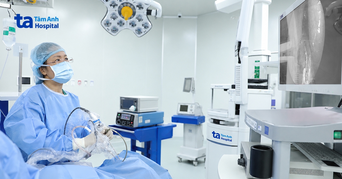 Nghẹt mũi một bên, phát hiện nhiều ổ nấm trong xoang hàm