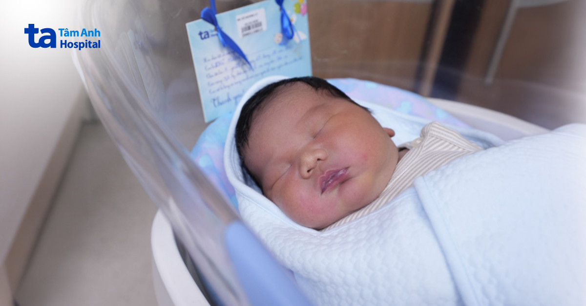 Sản phụ sinh con nặng 5,3 kg