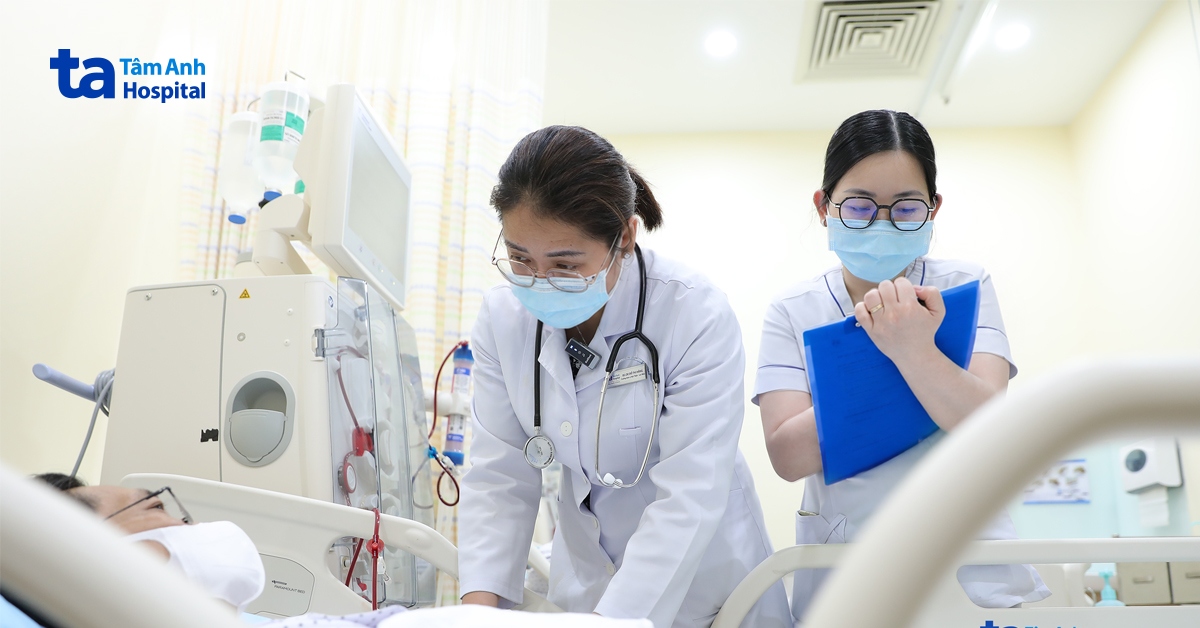 Suy thận giai đoạn cuối sau 4 năm bỏ điều trị