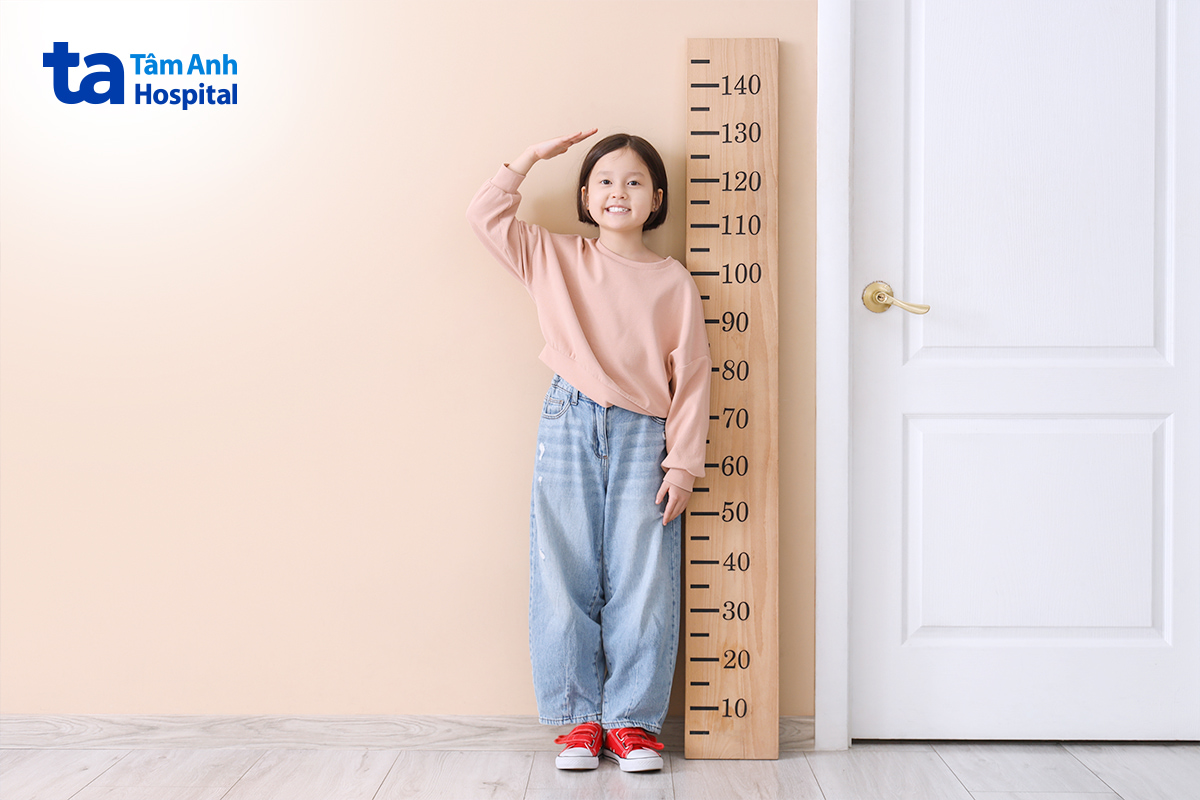 Trẻ tăng chiều cao nhanh trong giai đoạn dậy thì