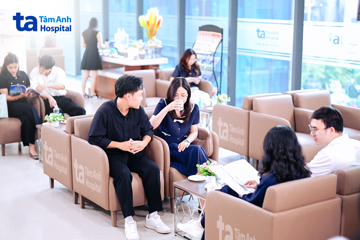 Khách hàng tại Trung tâm Tâm Anh Cầu Giấy