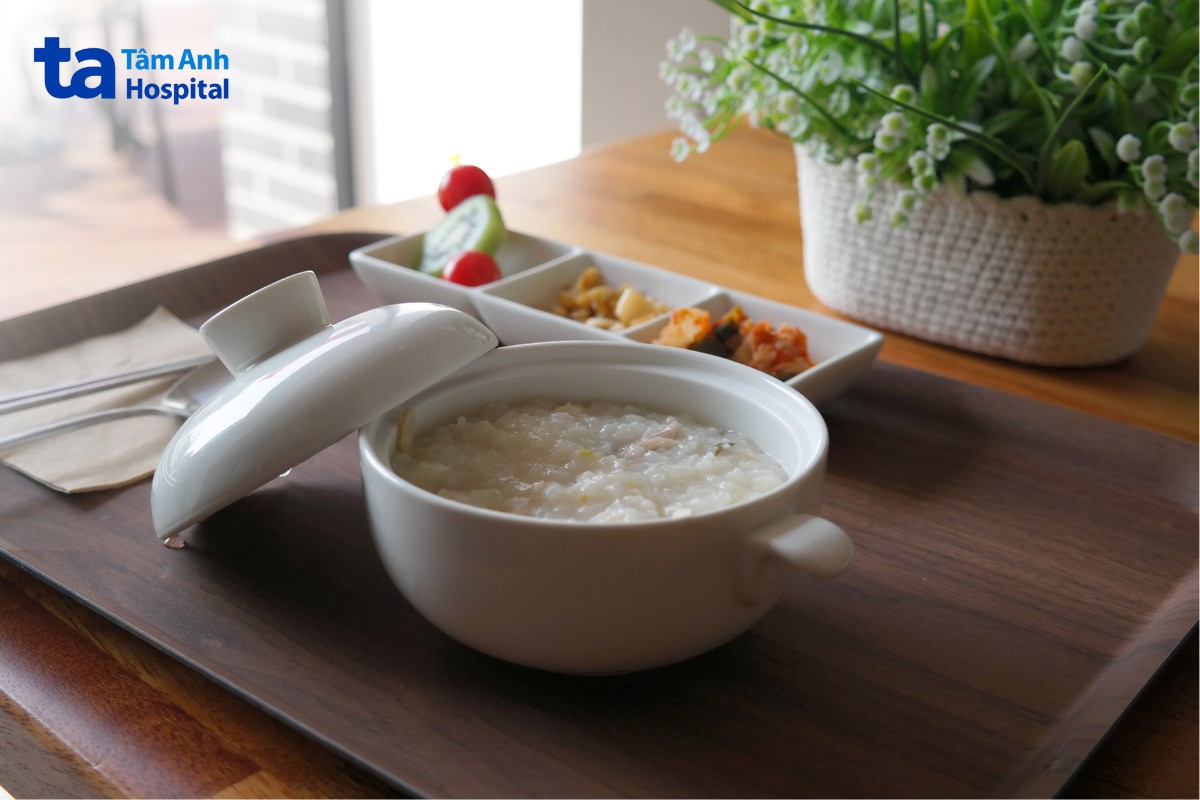 bà bầu tiêu chảy nên ăn gì