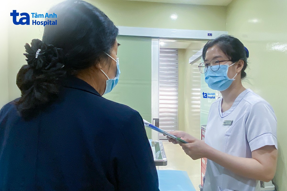 bà bính vui mừng nhận kết quả