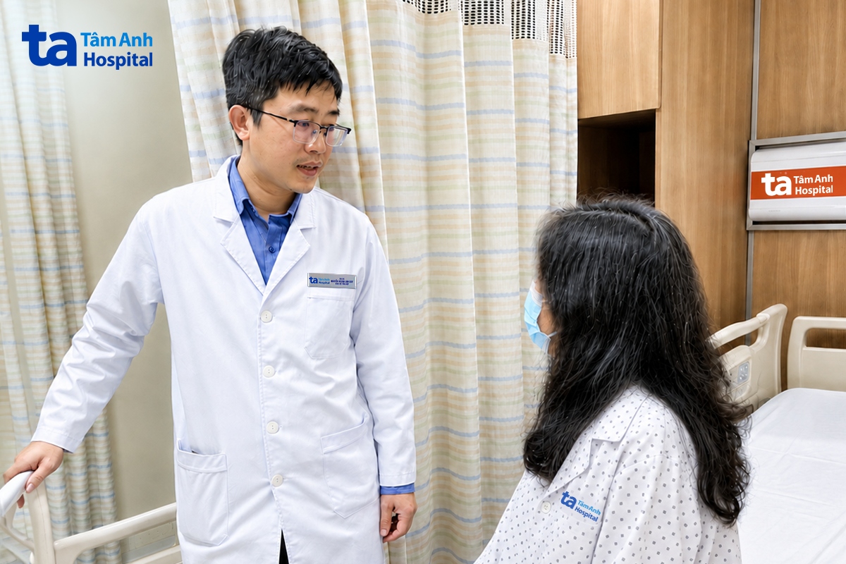bác sĩ duy giải thích kỹ về tình trạng ho của bà trâm