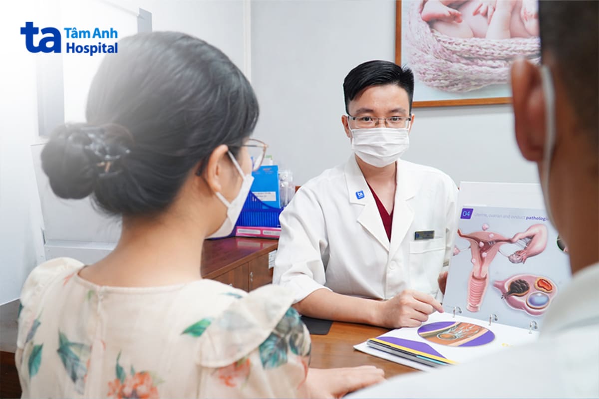 bác sĩ thắng tư vấn cho vợ chồng chị my